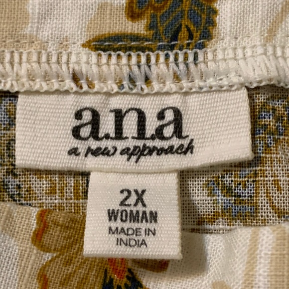 A.N.A ( a new approach ) crop style Top, size 2 - Picture 3 of 16